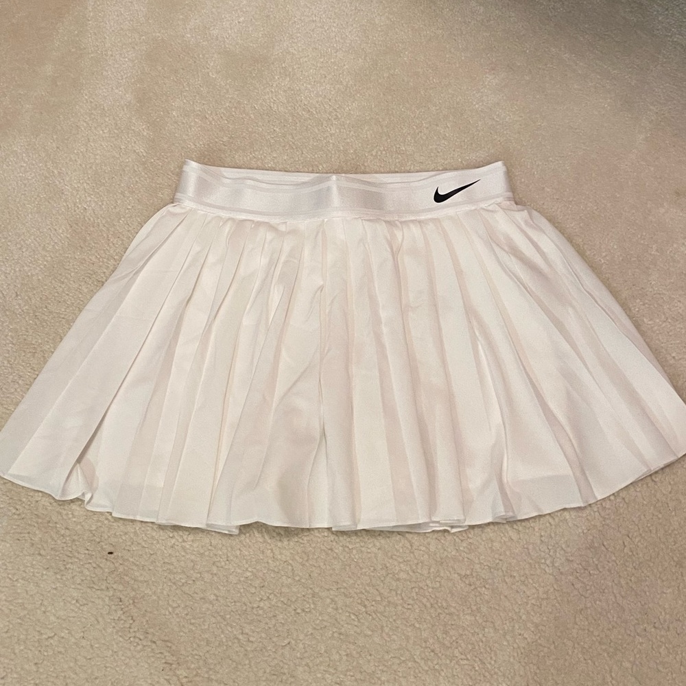 White Nike pleated tennis skirt